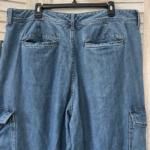 Women's Blue Cargo Jeans - Picture 5 of 7